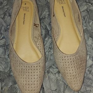 Size 8 light brown flats